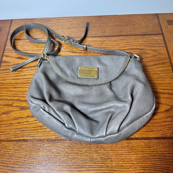 Marc by Marc Jacobs Classic Q Natasha Crossbody Bag Light Grey Beige Medium Size - Picture 1 of 8